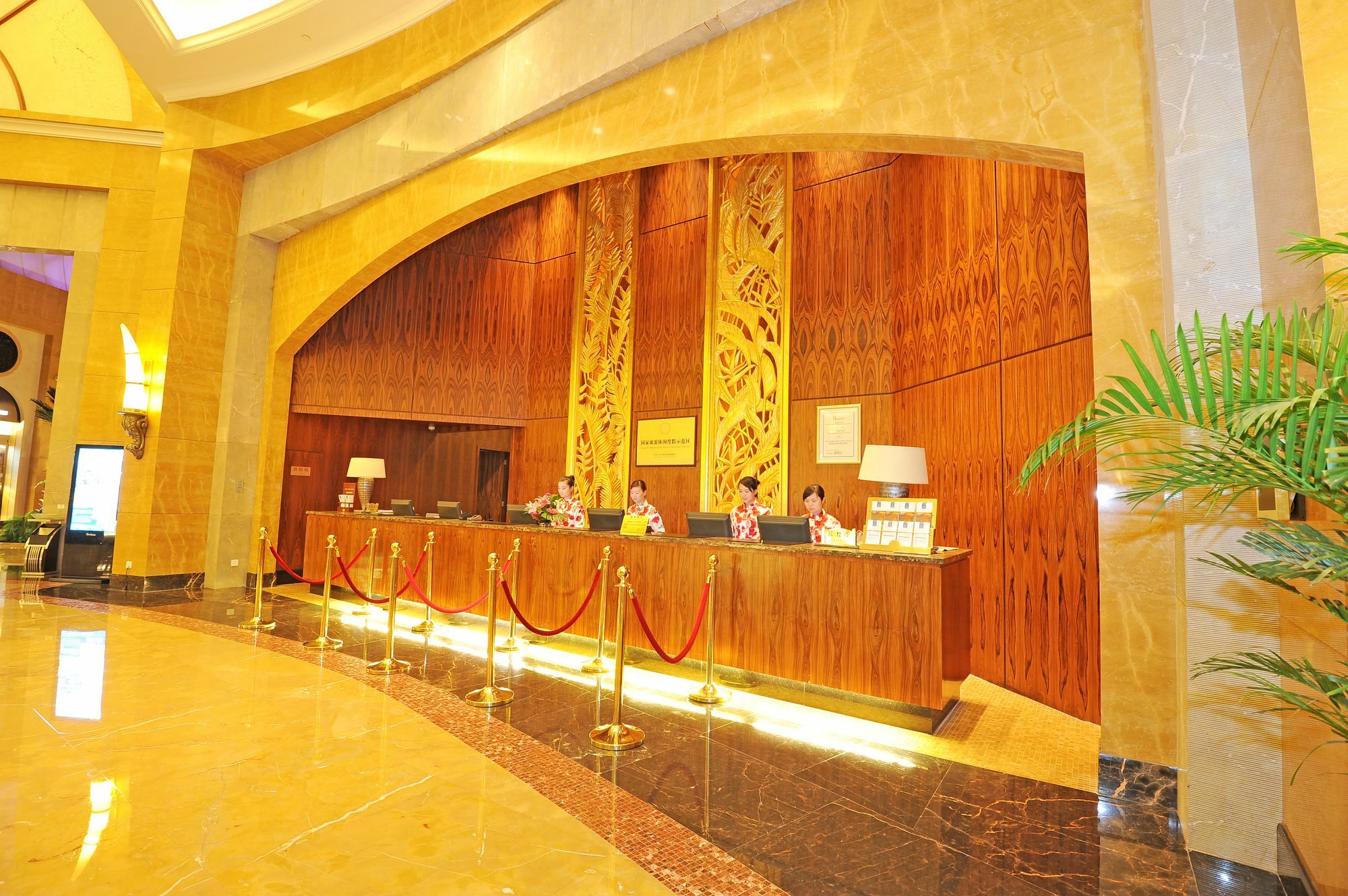 Ocean Spring Grand Metropark Hotel Zhuhai Esterno foto